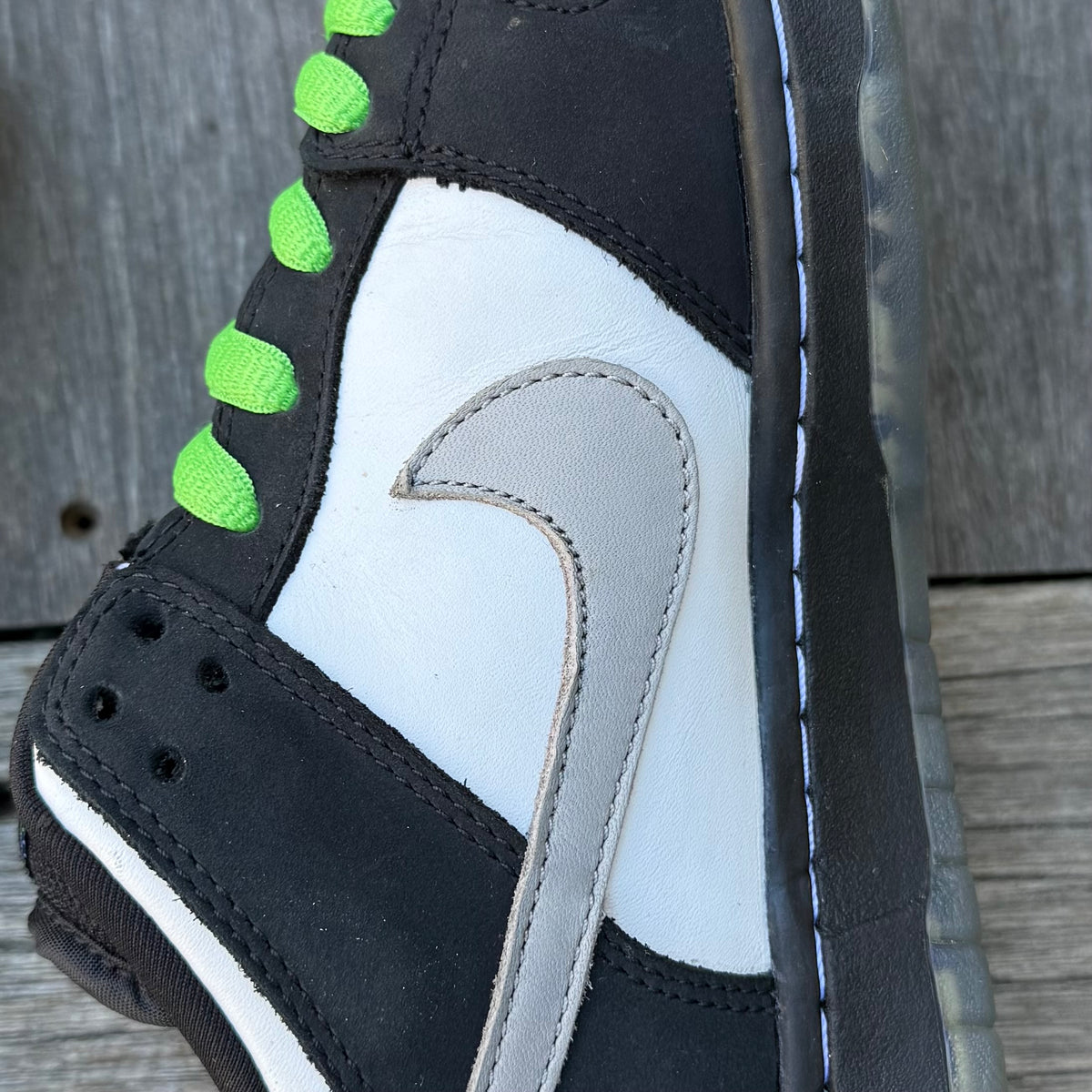 Nike SB Dunk Low Panda Pigeon Size 9.5