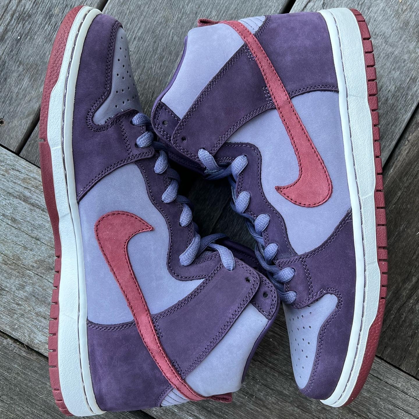 Nike SB Dunk High Plum Size 11