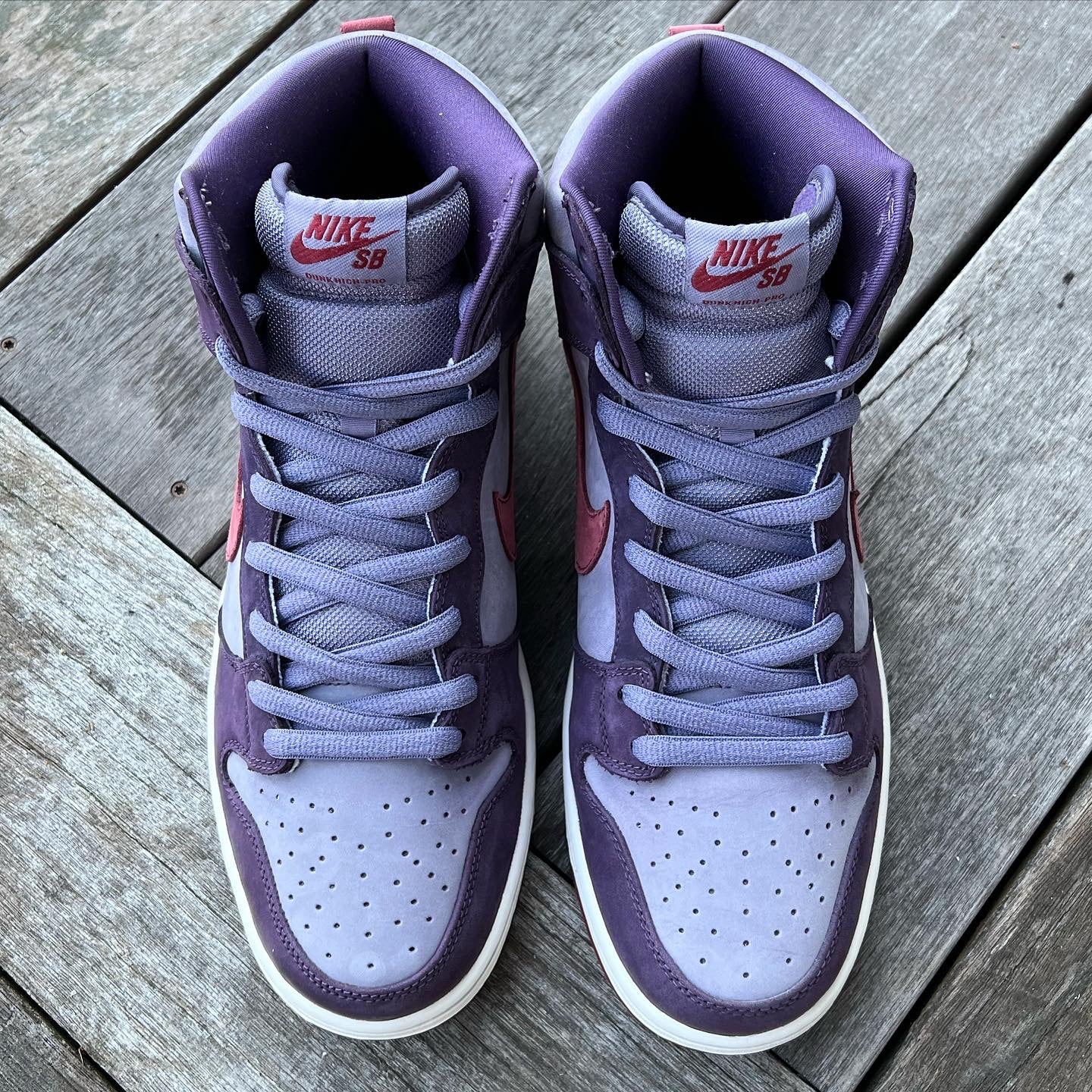 Nike SB Dunk High Plum Size 11