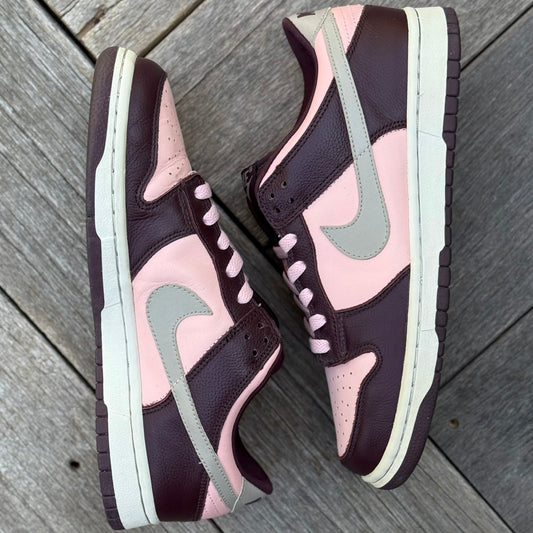 Nike Dunk Low UnStussy WMNS Size 10 (Men’s 8.5-9)