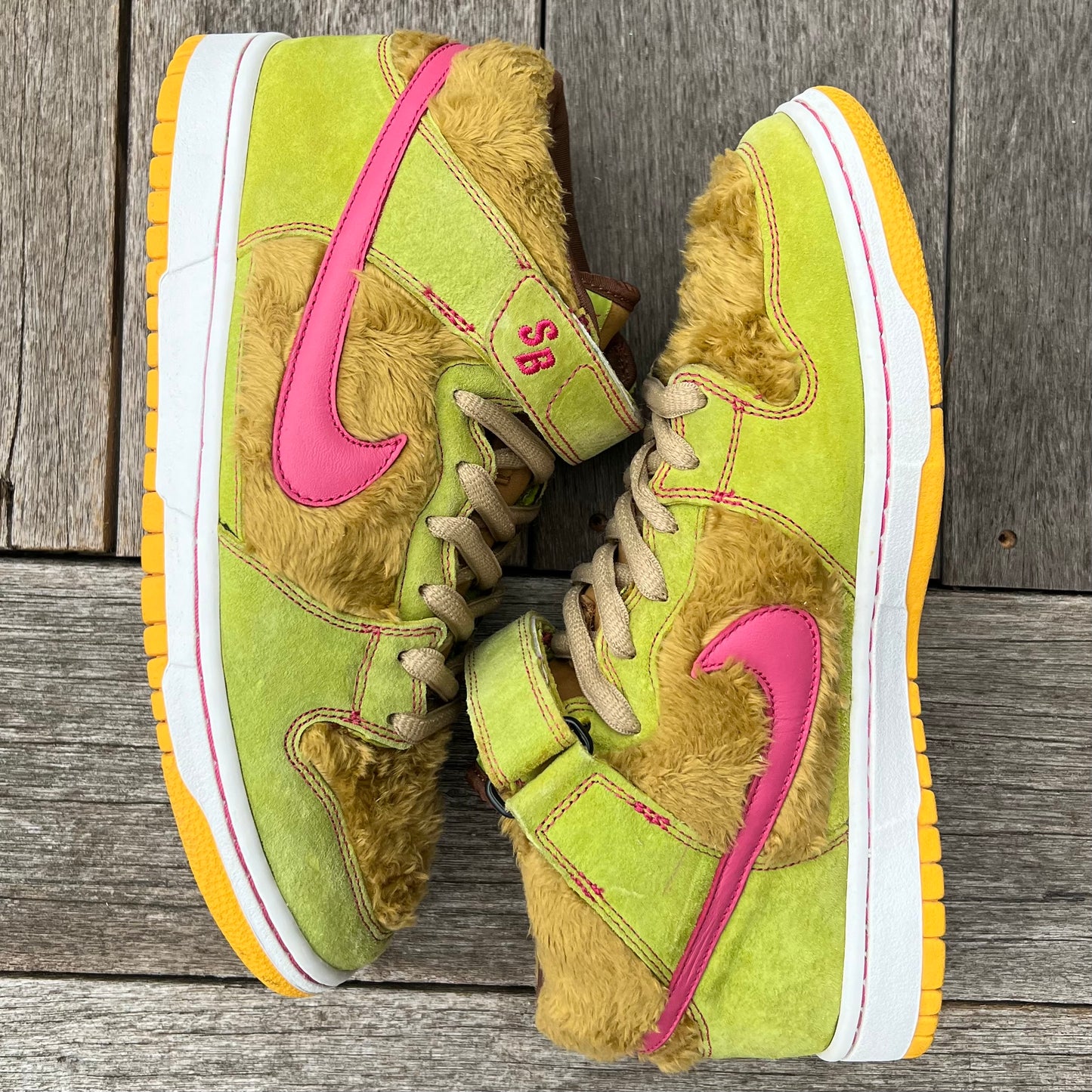 Nike SB Dunk Mid Three Bears Mama Bear Size 9