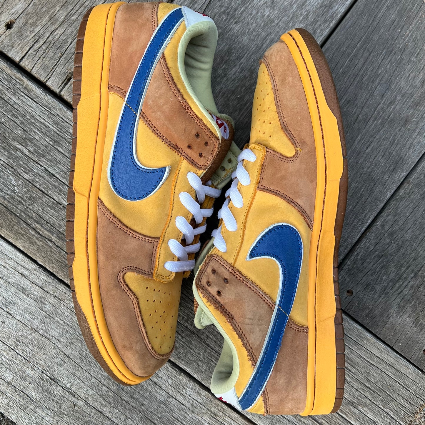 Nike SB Dunk Low Newcastle Brown Ale Size 13