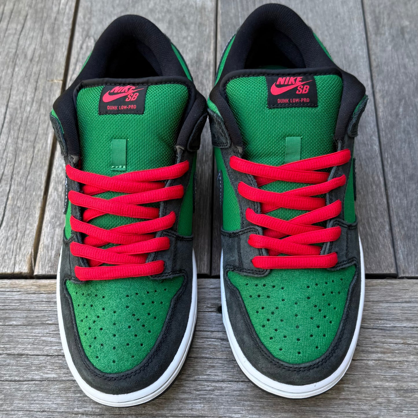 Nike SB Dunk Low Pine Green Atom Red Size 9