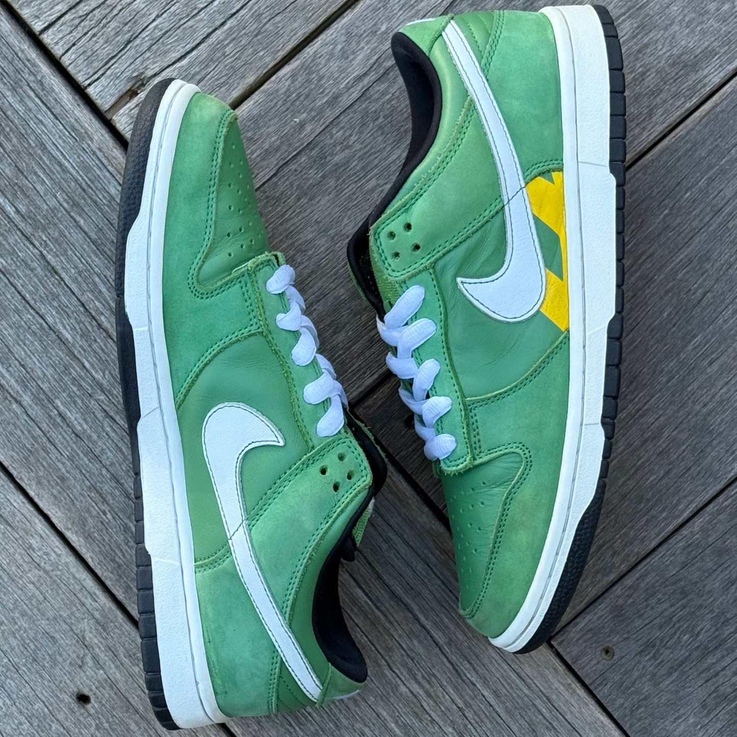 Nike SB Dunk Low Green Tokyo Taxi Size 8.5