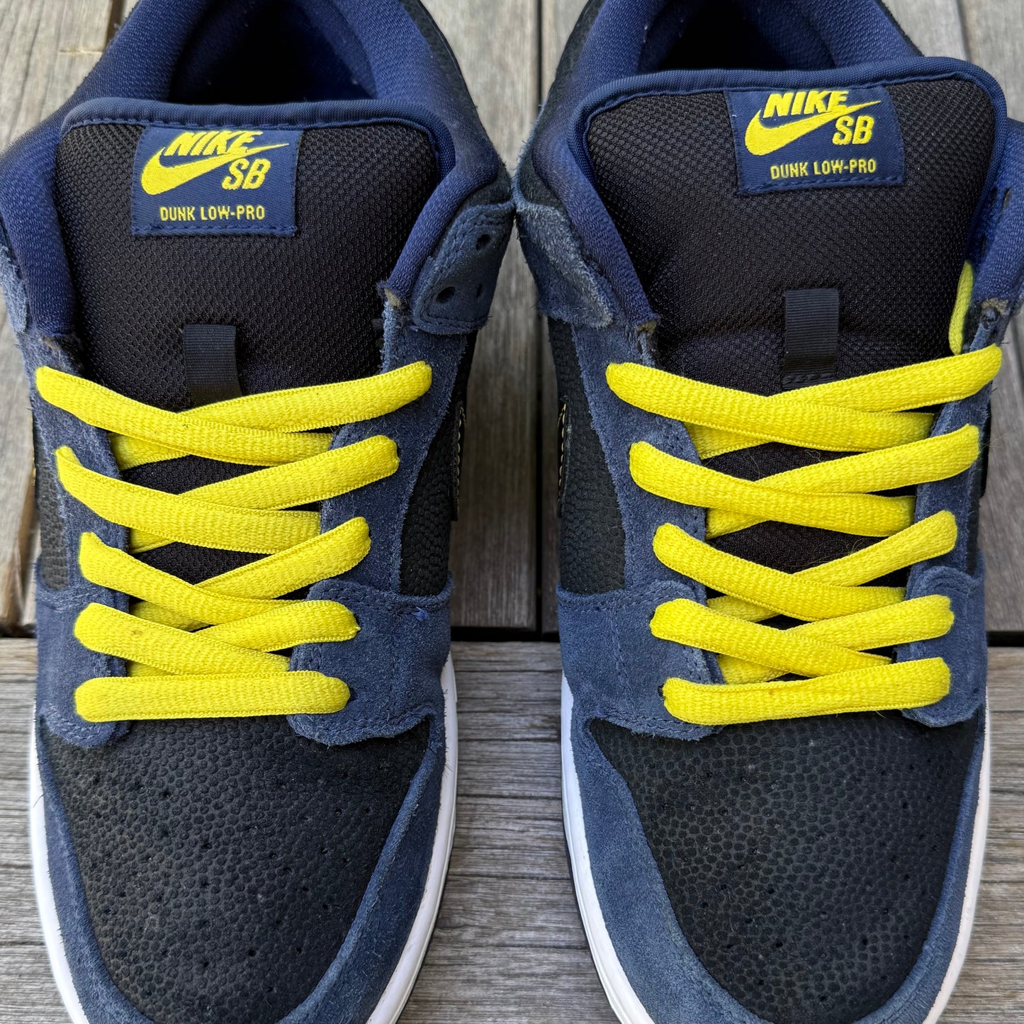 Nike SB Dunk Low Midnight Navy Volt Size 9