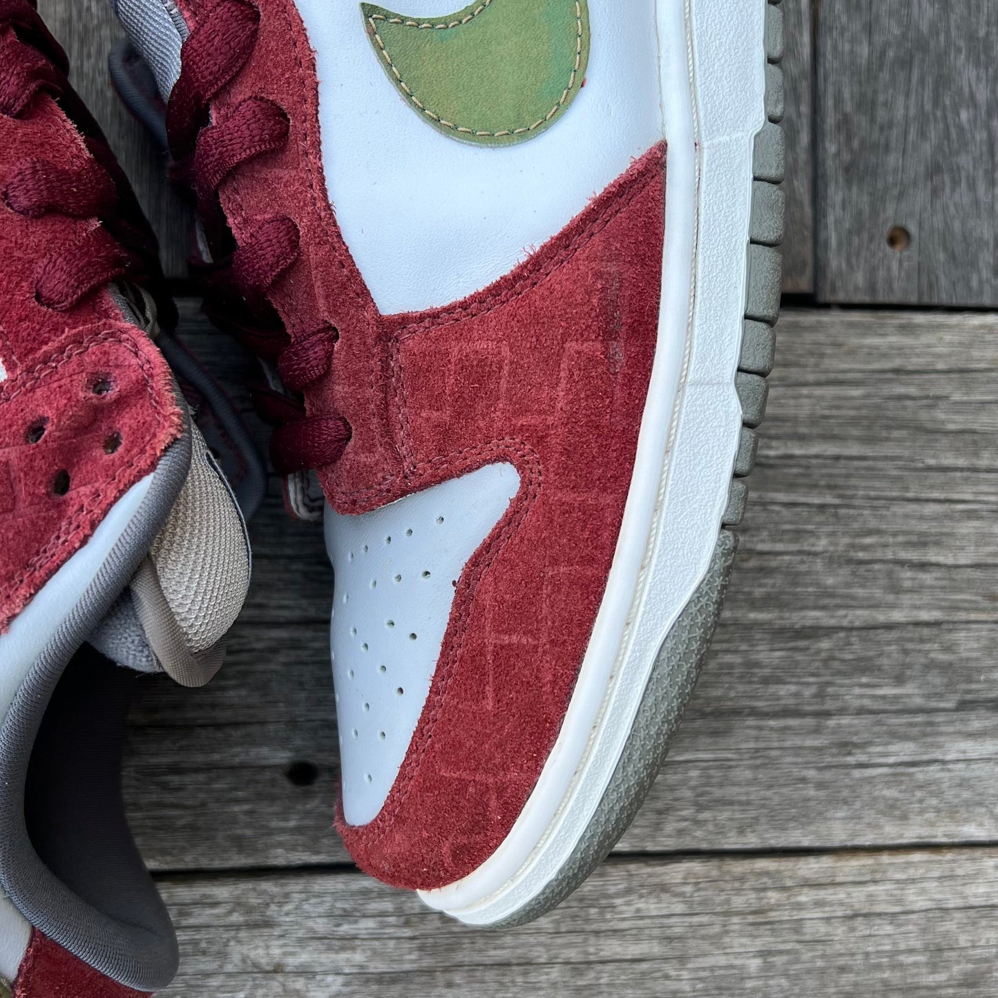 Nike SB Dunk Low Shanghai (1) Size 10.5