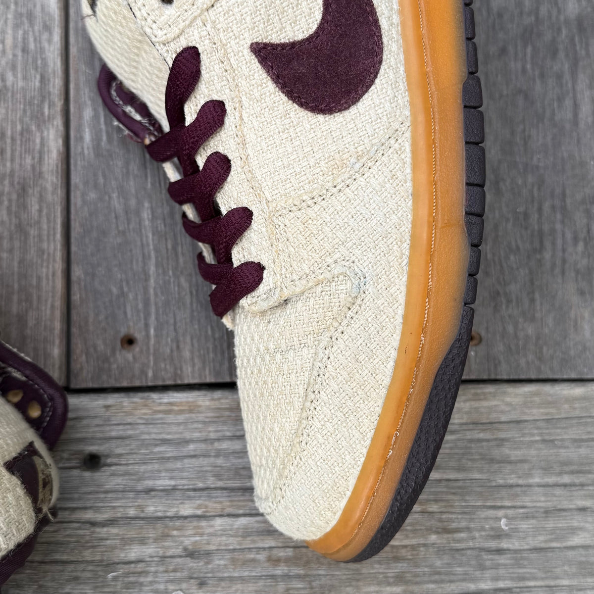 Nike SB Dunk Low Red Hemp Size 10