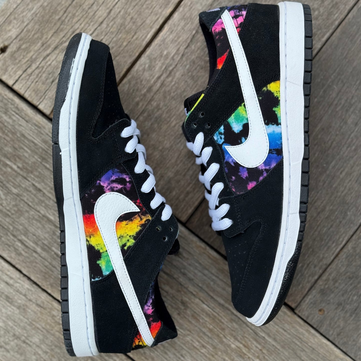 Nike SB Dunk Low Rainbow Tie Dye IW Size 11