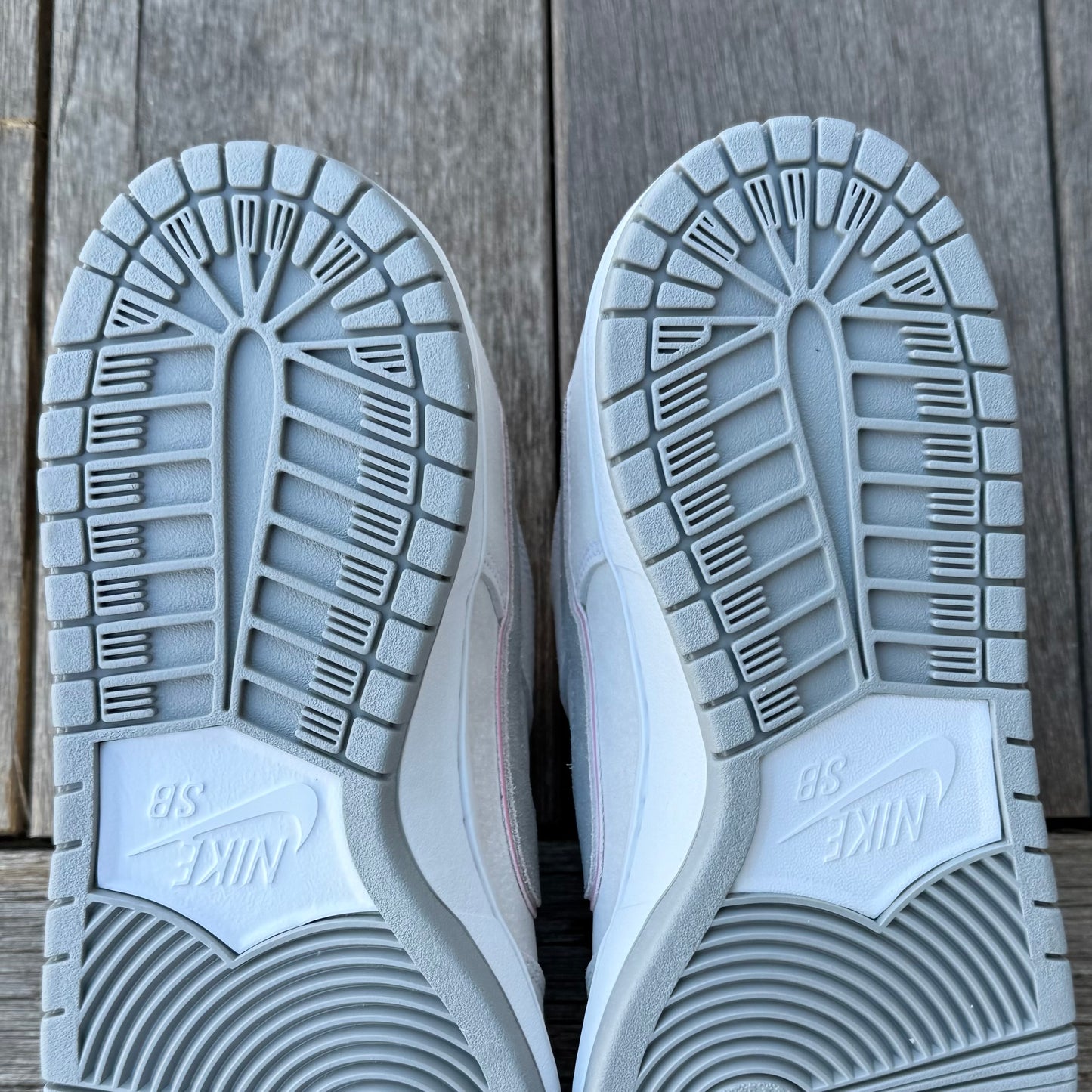 Nike SB Dunk Low Perfect Pink IW Size 11