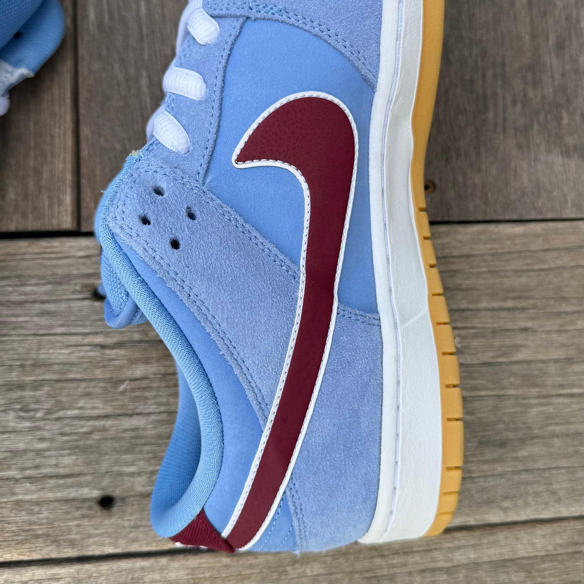 Nike SB Dunk Low Philadelphia Phillies Size 12