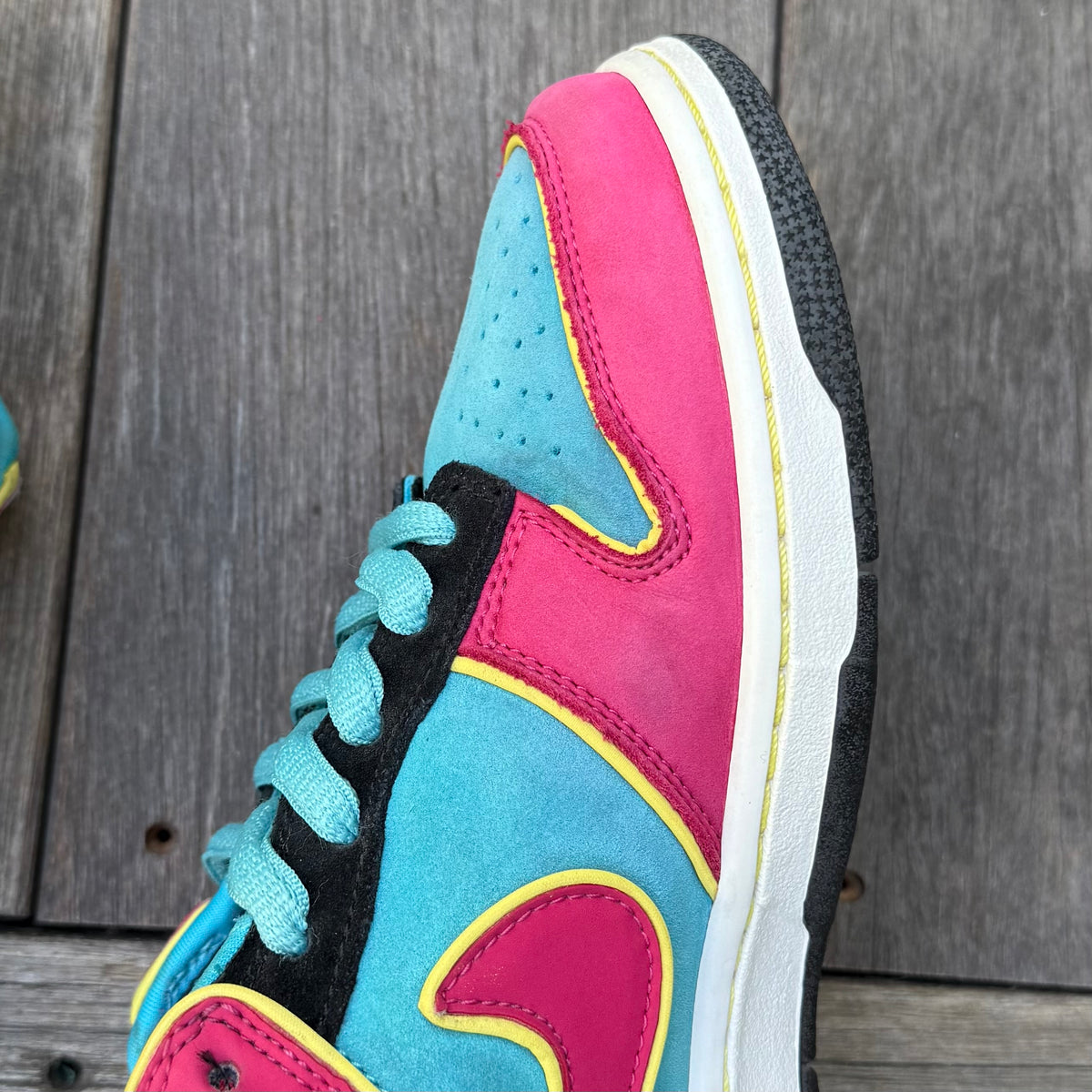 Nike SB Dunk Low Miss PacMan Size 9