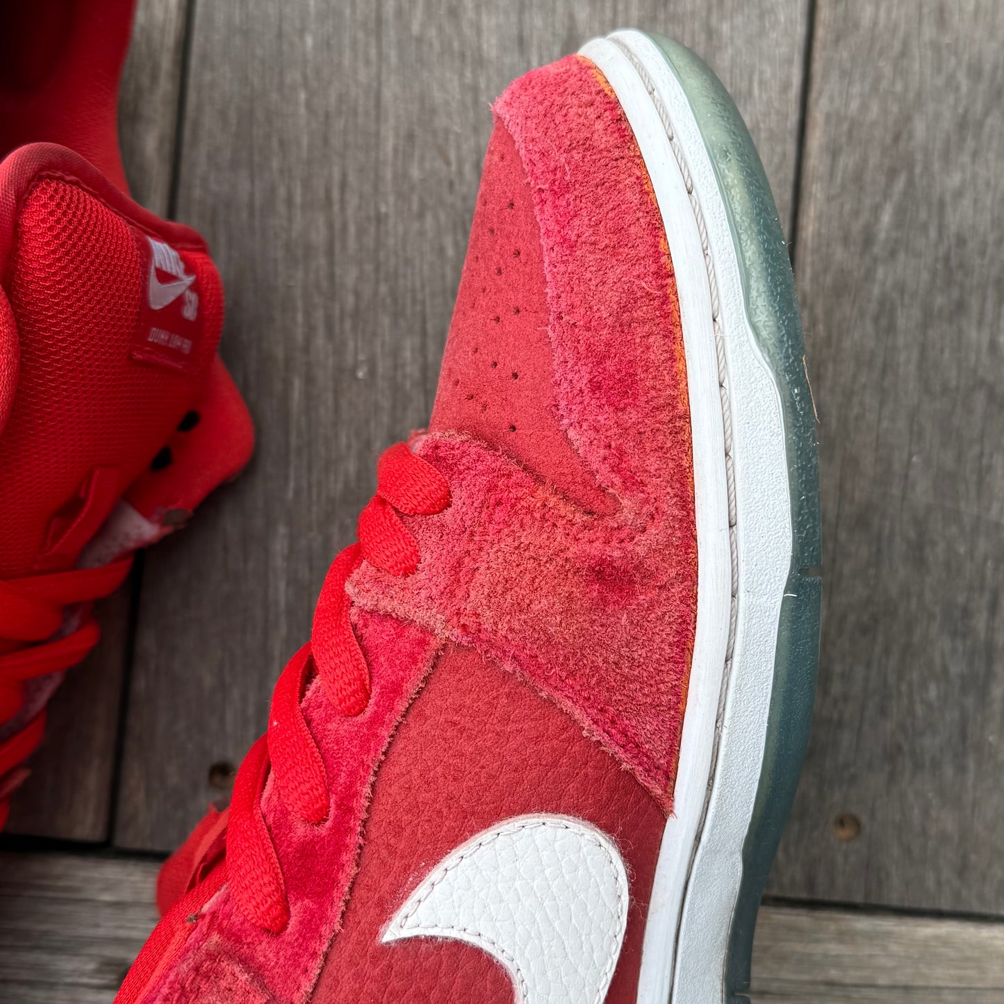 Nike SB Dunk Low Challenge Red Size 8.5