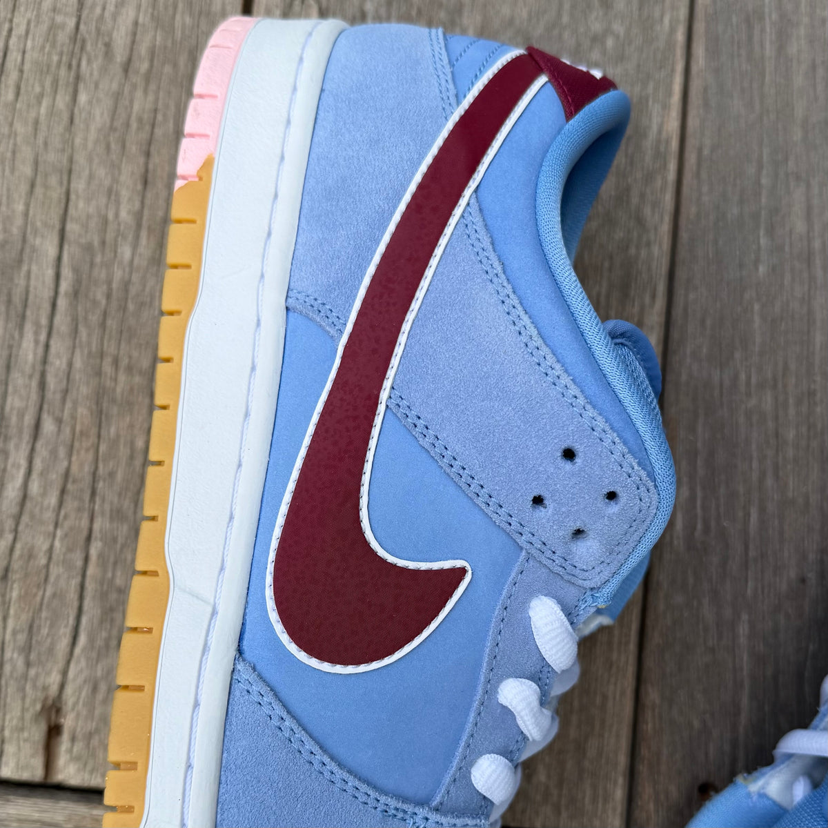 Nike SB Dunk Low Philadelphia Phillies Size 12