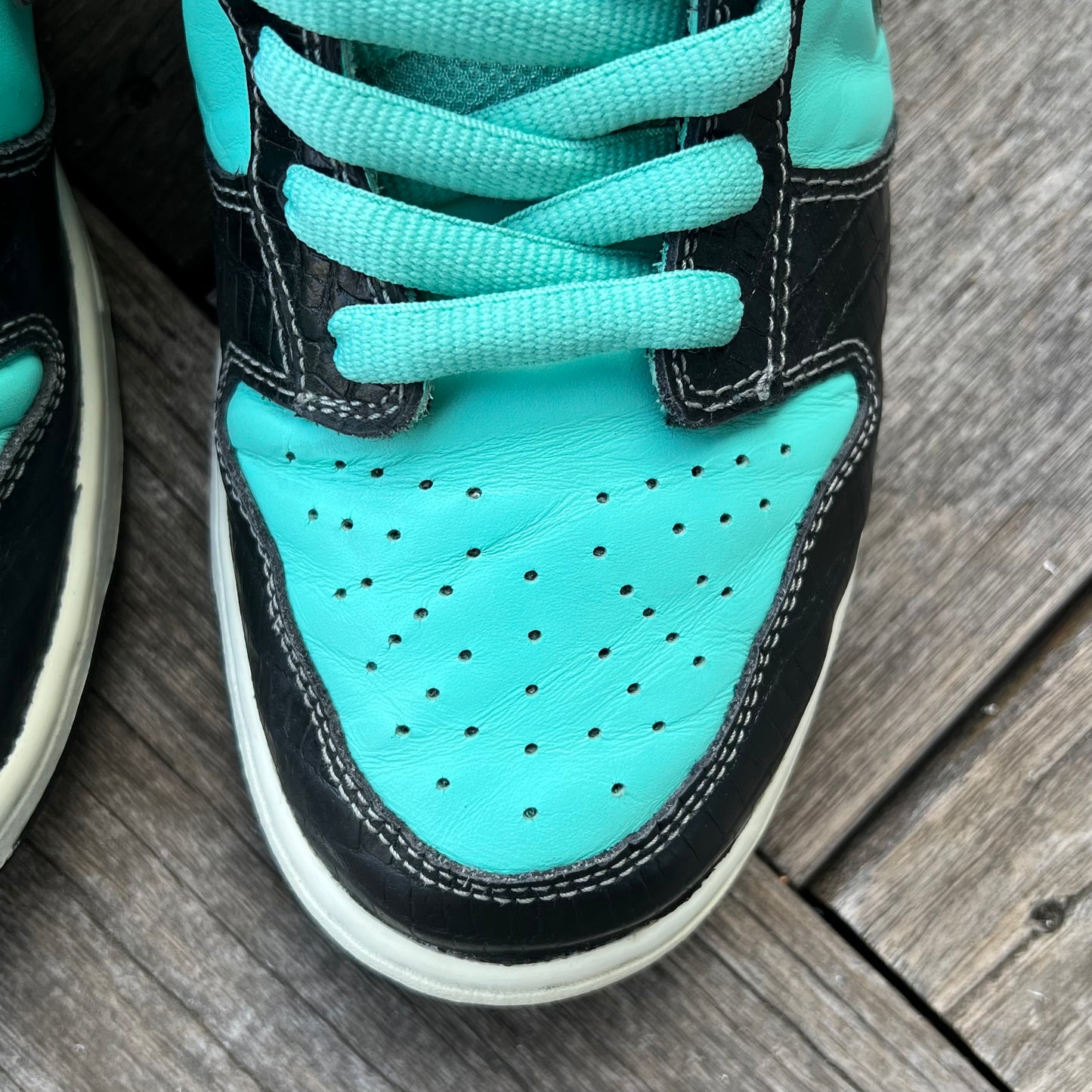 Nike SB Dunk Low Tiffany Diamond Size 9