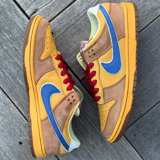 Nike SB Dunk Low Newcastle Brown Ale Size 8.5