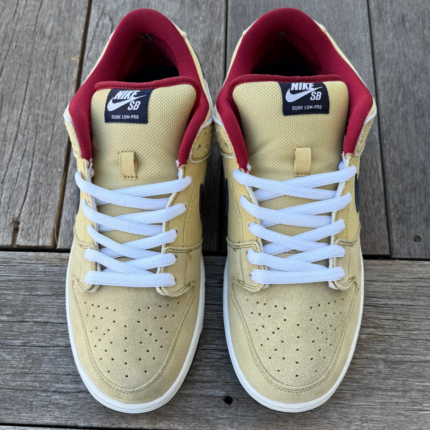 Nike SB Dunk Low Gold Dust Size 11