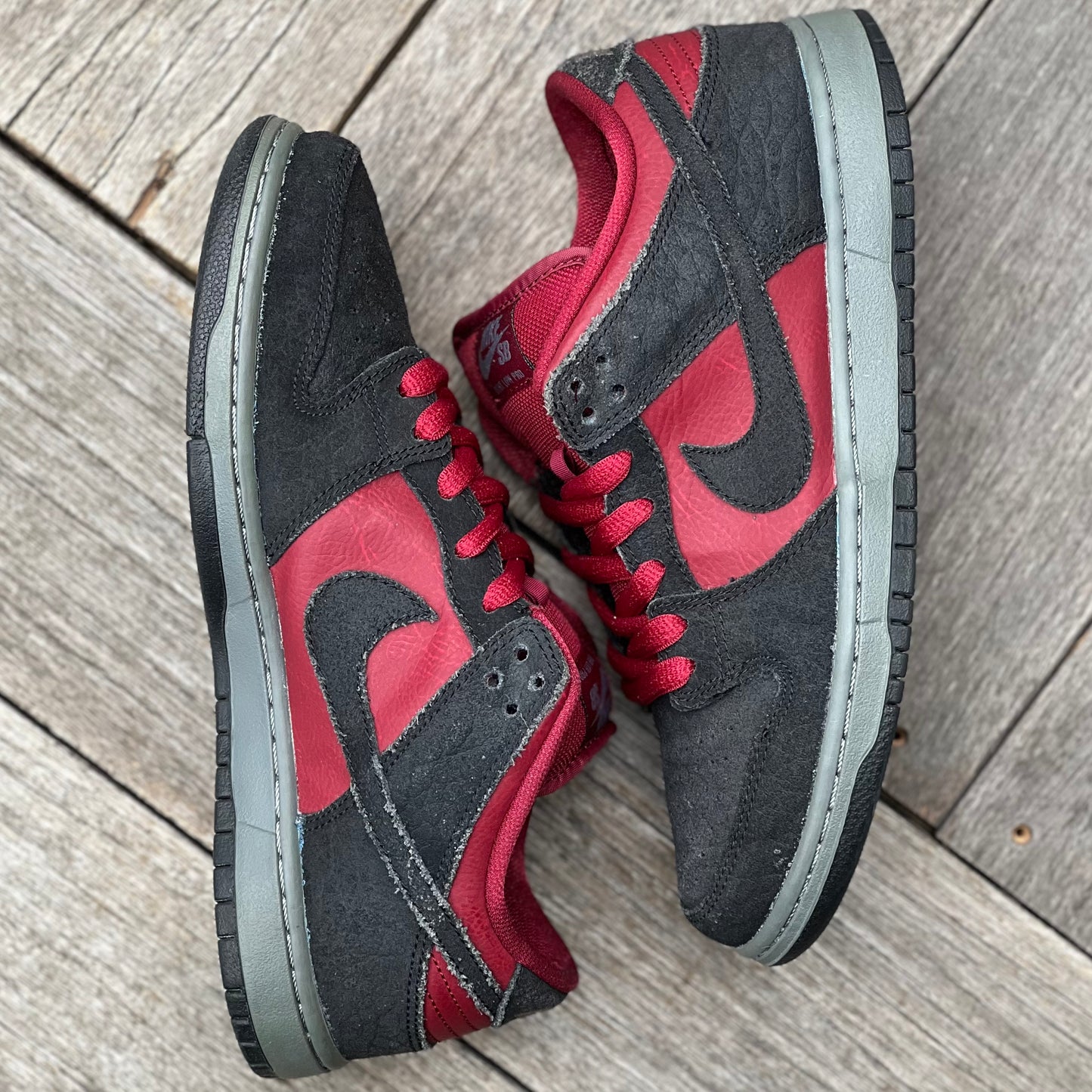 Nike SB Dunk Low Red Wine Size 8.5