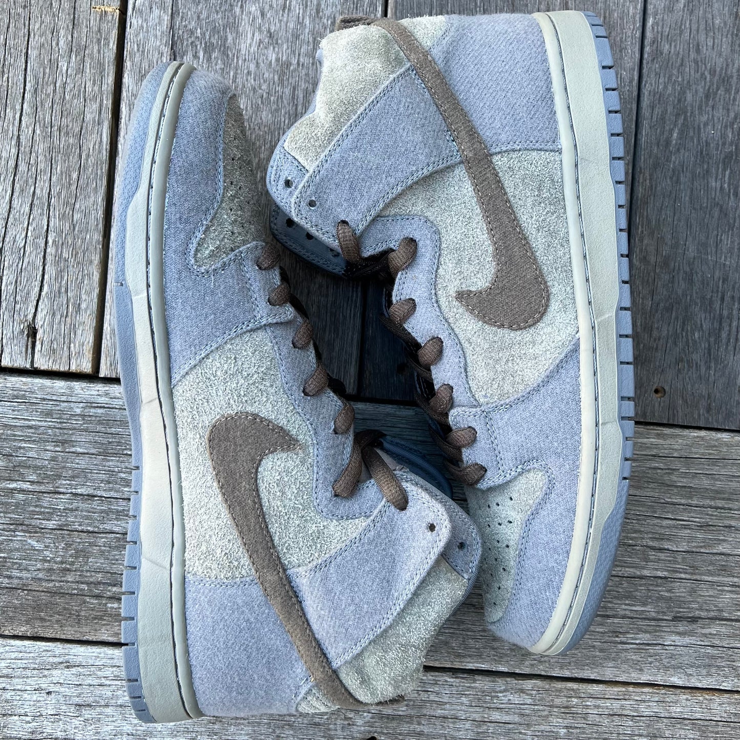 Nike SB Dunk High TaunTaun Size 11.5