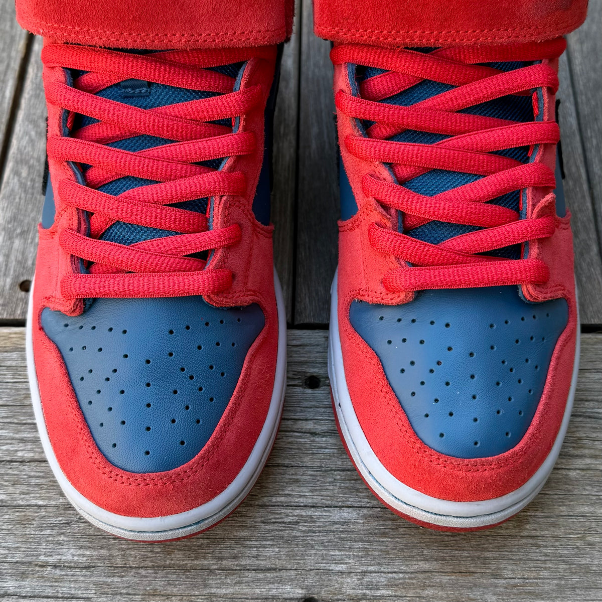 Nike SB Dunk Mid SpiderMan Size 9