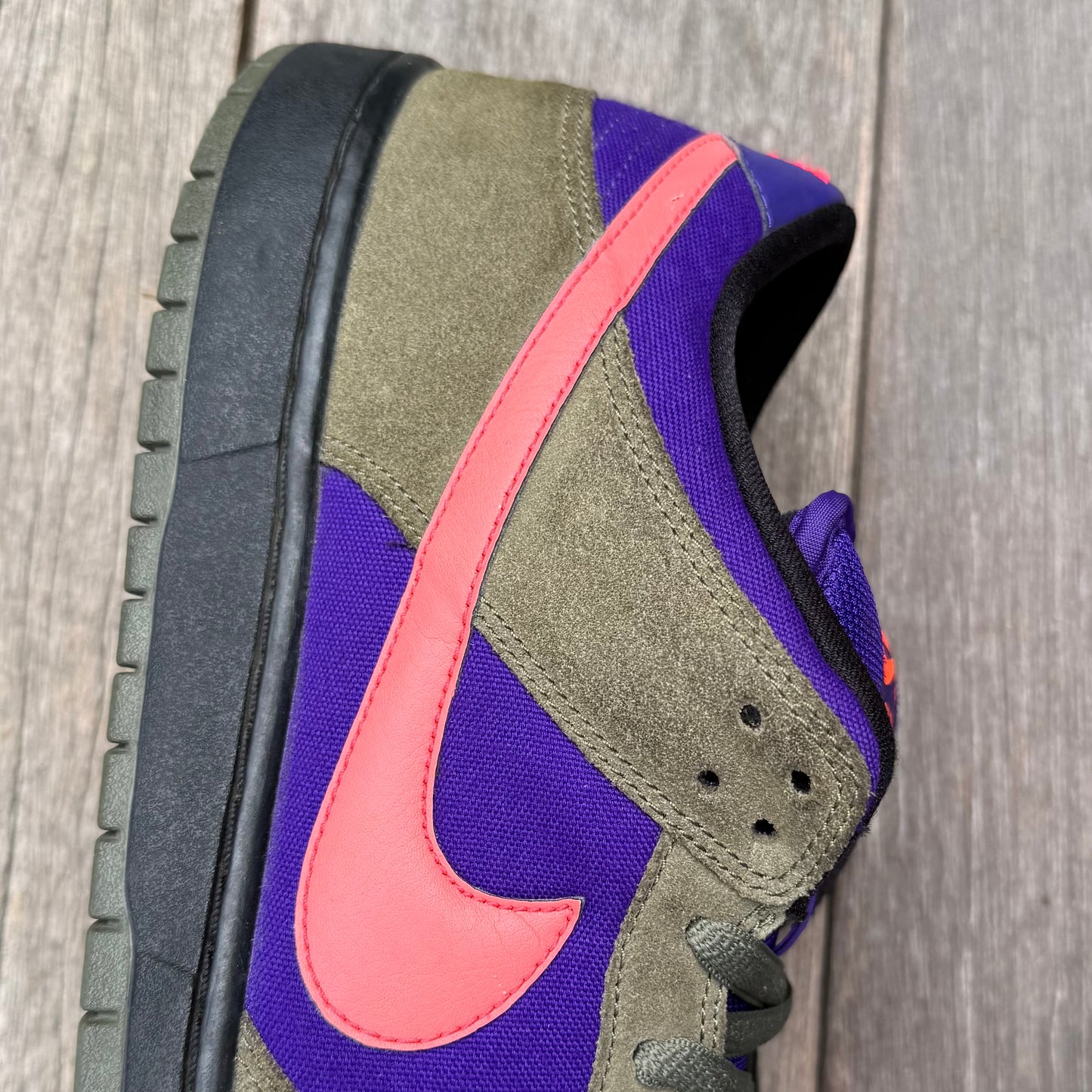 Nike SB Dunk Low Medium Olive Atomic Size 13