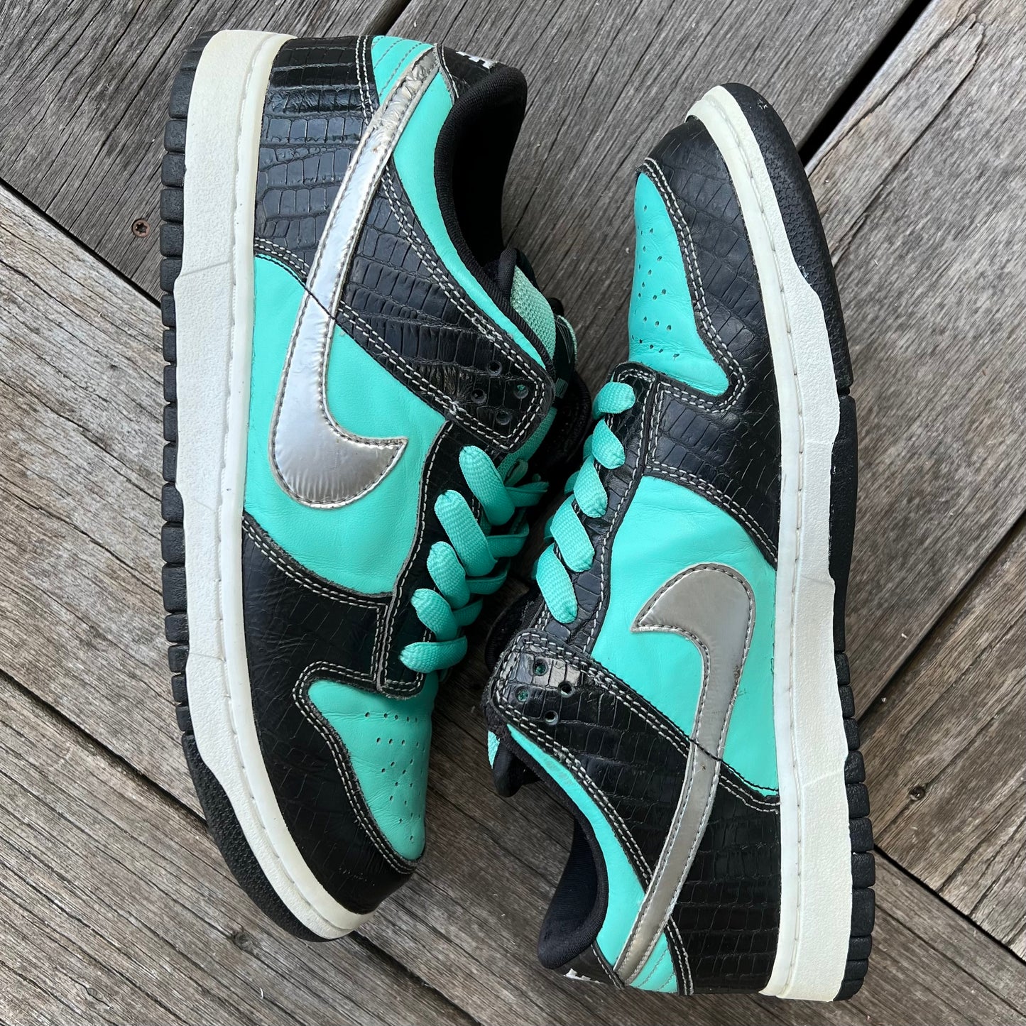 Nike SB Dunk Low Tiffany Diamond Size 9