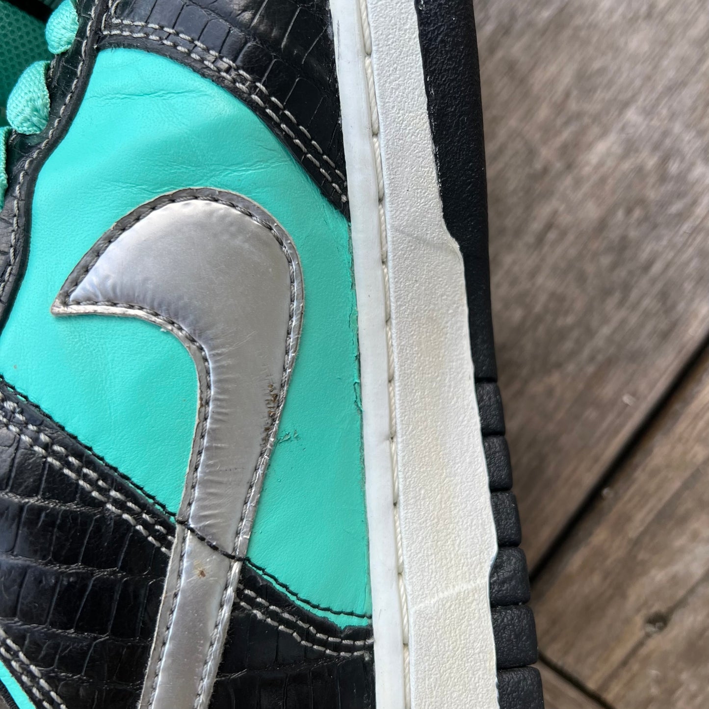 Nike SB Dunk Low Tiffany Diamond Size 9