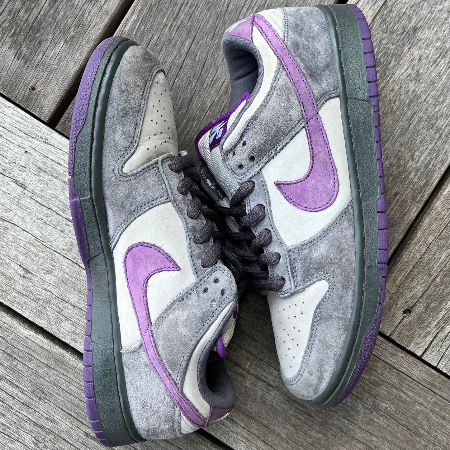 Nike SB Dunk Low Purple Pigeon Size 9