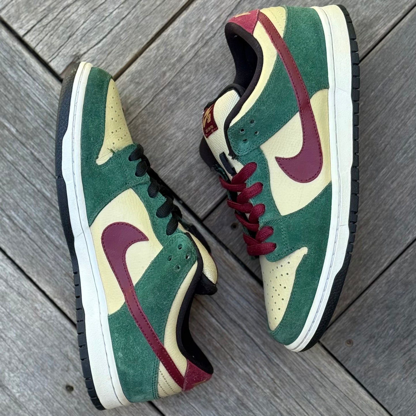 Nike SB Dunk Low Jameson Vegas Gold Size 8.5