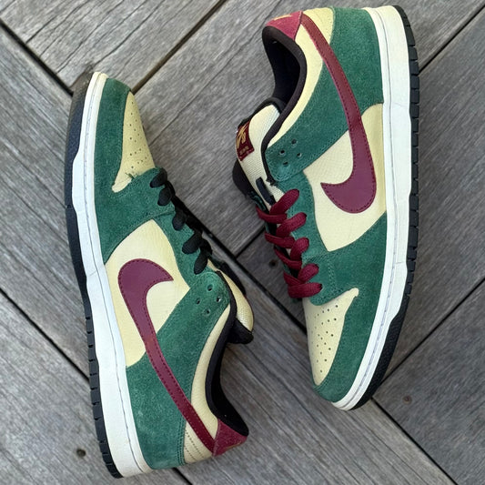 Nike SB Dunk Low Jameson Vegas Gold Size 8.5