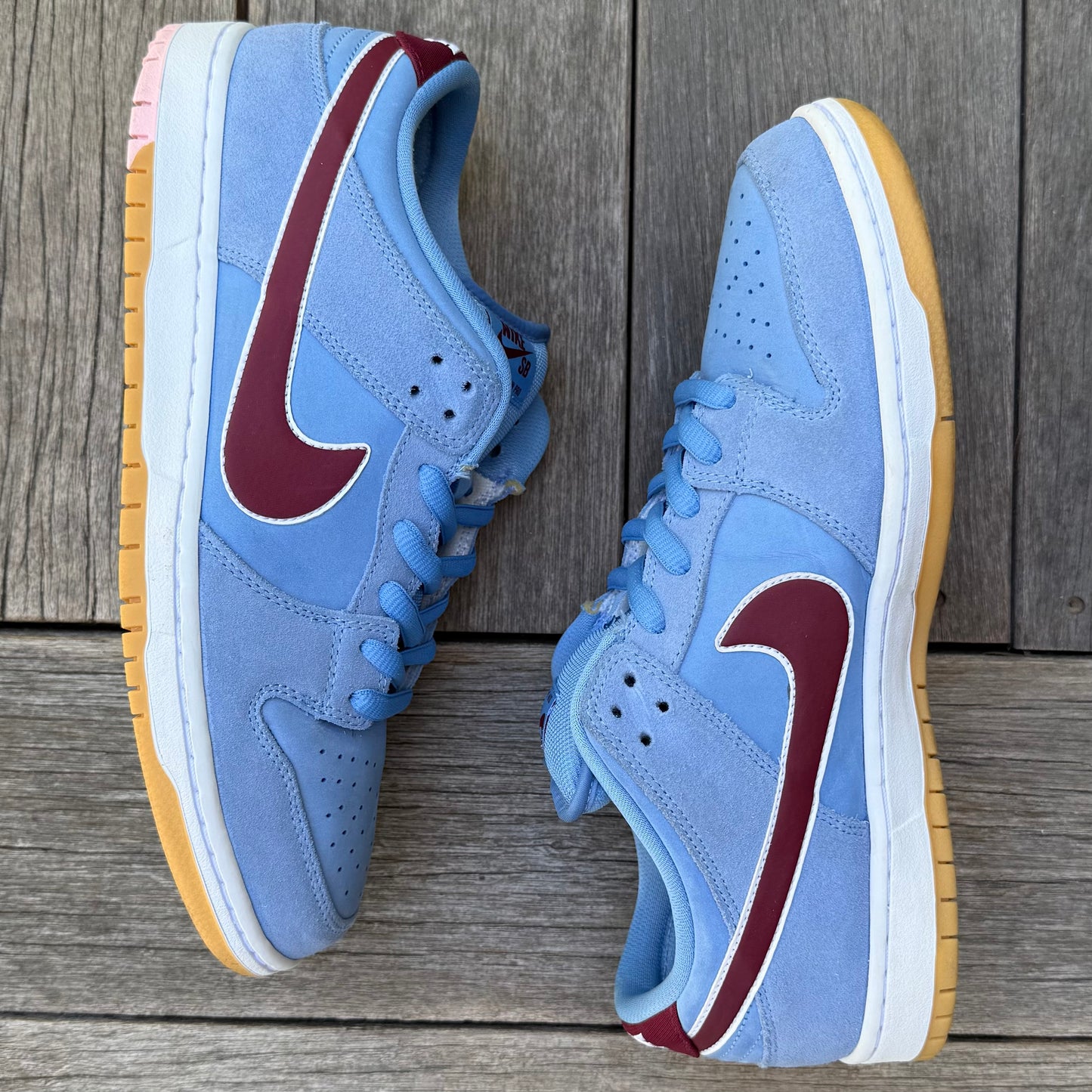 Nike SB Dunk Low Philadelphia Phillies Size 11