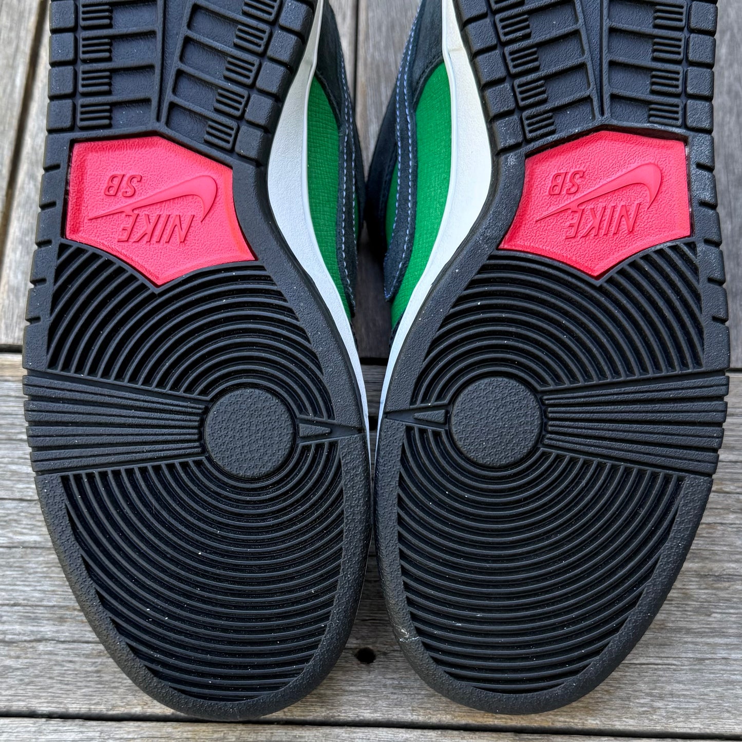 Nike SB Dunk Low Pine Green Atom Red Size 9