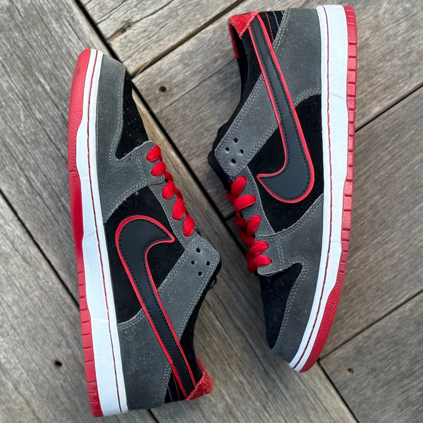Nike SB Dunk Low Sports Car IW Size 9