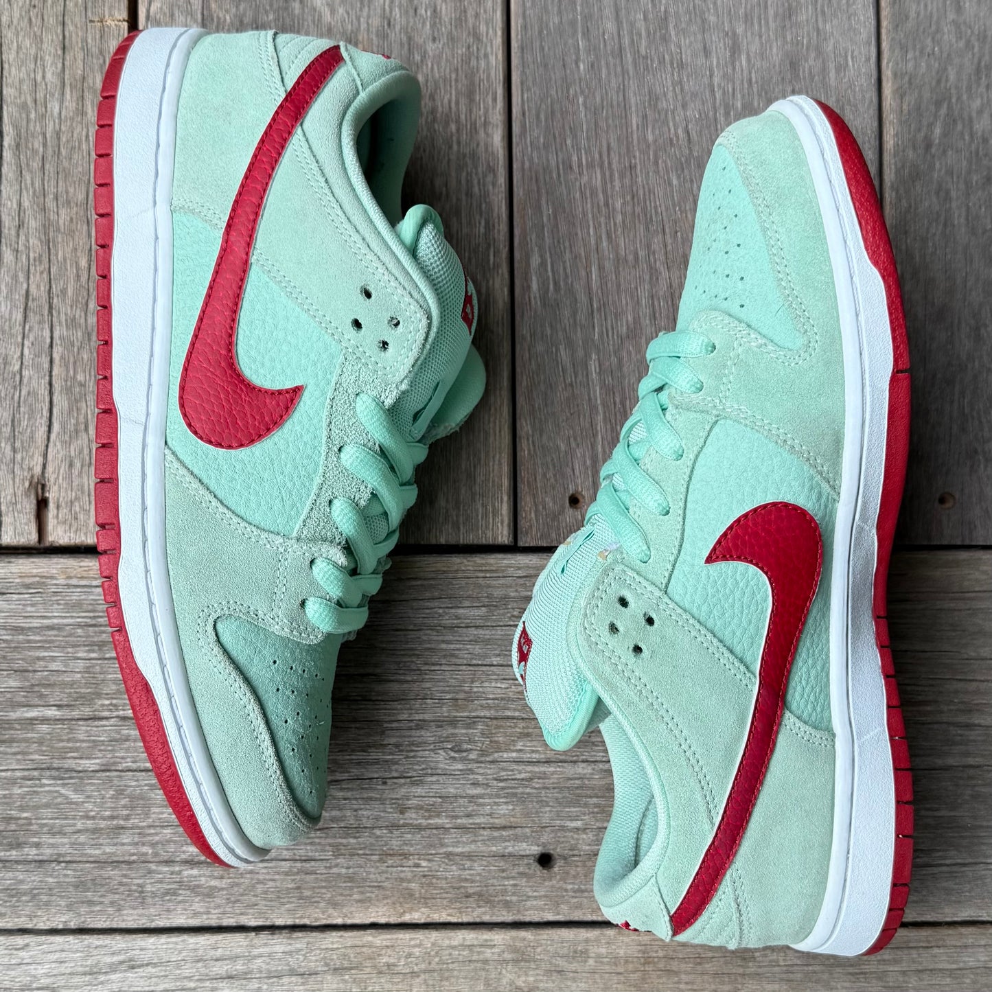Nike SB Dunk Low Monopoly Mint Size 8.5