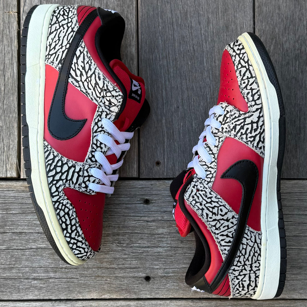 Nike SB Dunk Low Red Cement Supreme Size 9