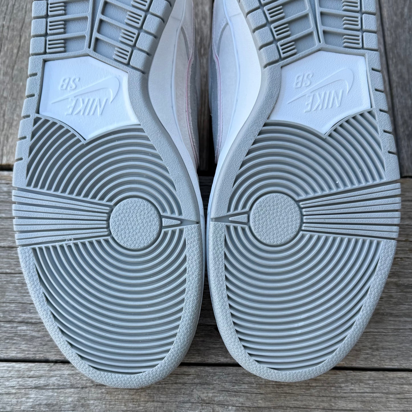 Nike SB Dunk Low Perfect Pink IW Size 11