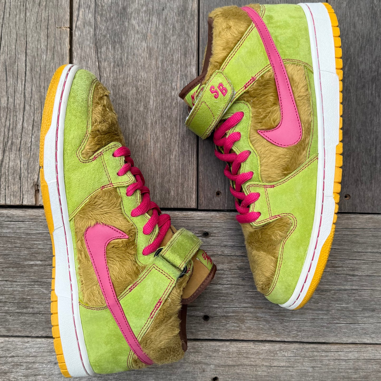 Nike SB Dunk Mid Mama Bear Size 10.5
