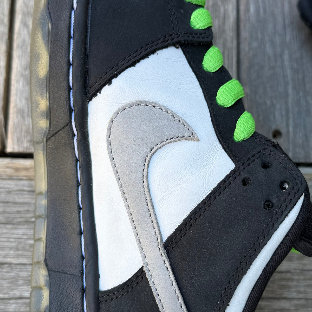 Nike SB Dunk Low Panda Pigeon Size 9.5