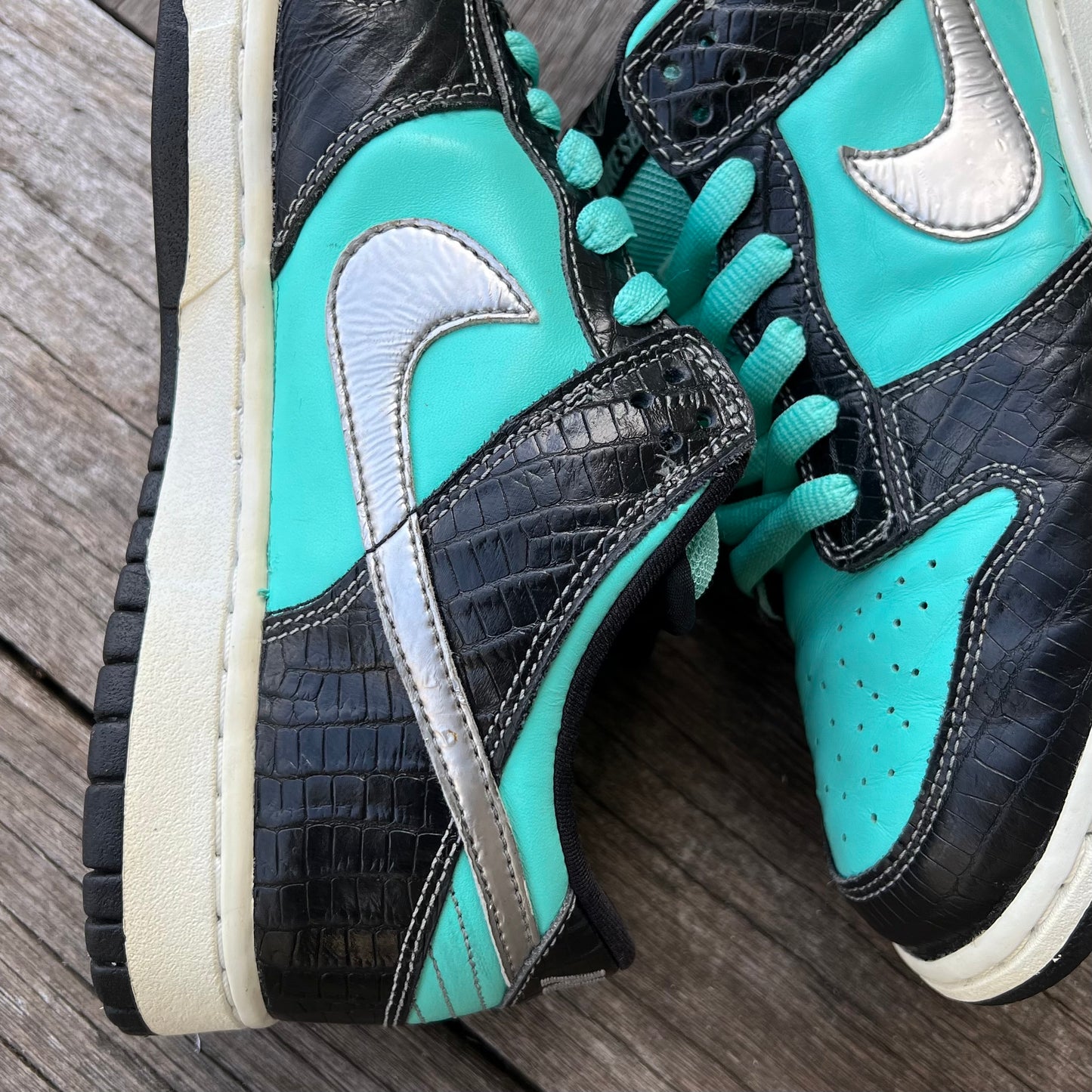 Nike SB Dunk Low Tiffany Diamond Size 9