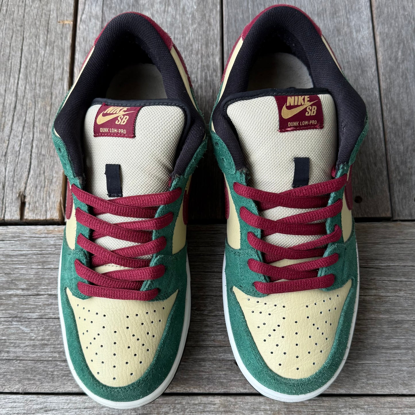 Nike SB Dunk Low Jameson Vegas Gold Size 9.5