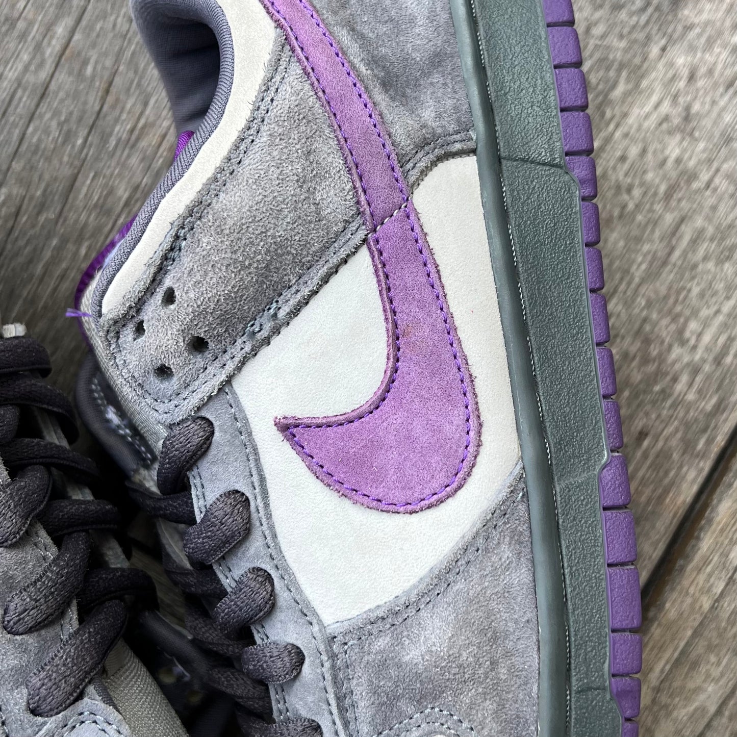 Nike SB Dunk Low Purple Pigeon Size 9