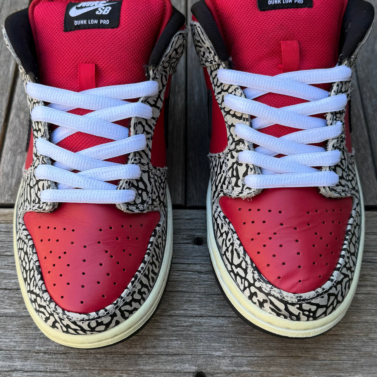 Nike SB Dunk Low Red Cement Supreme Size 9