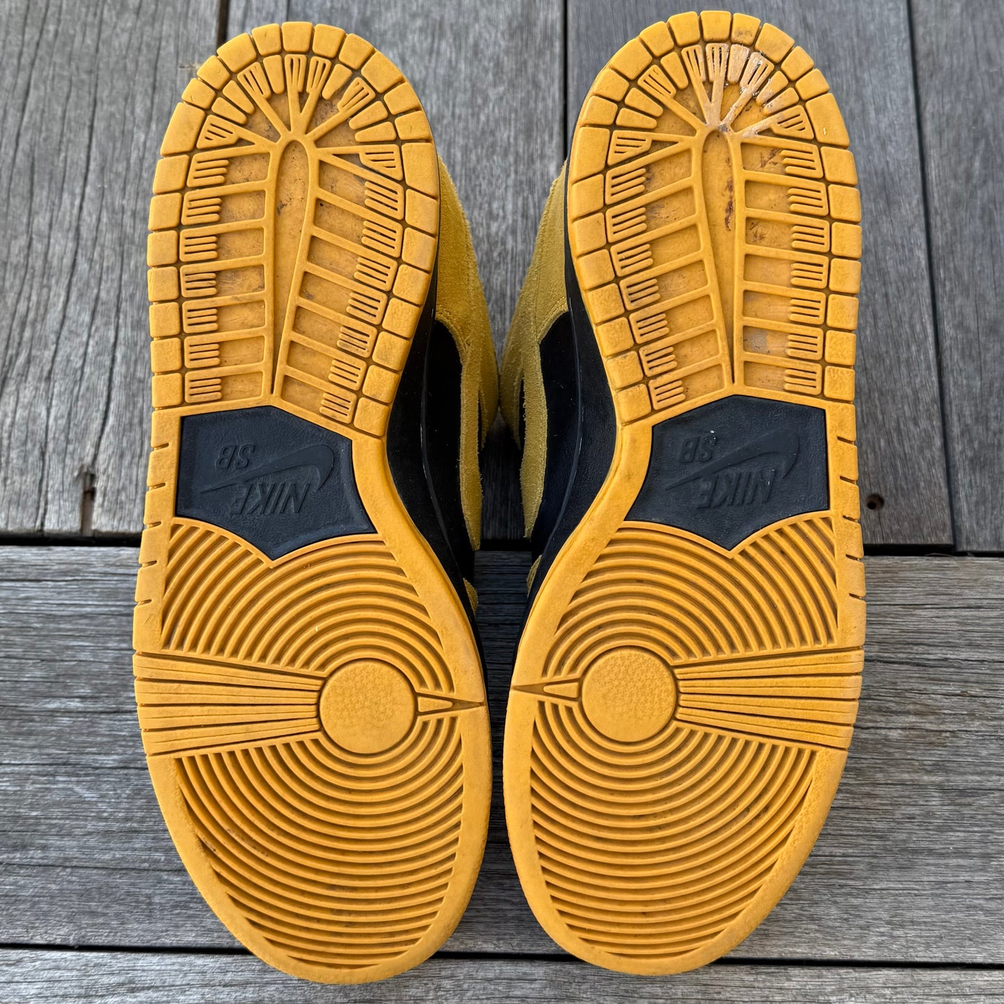 Nike SB Dunk Low Iowa Size 9.5