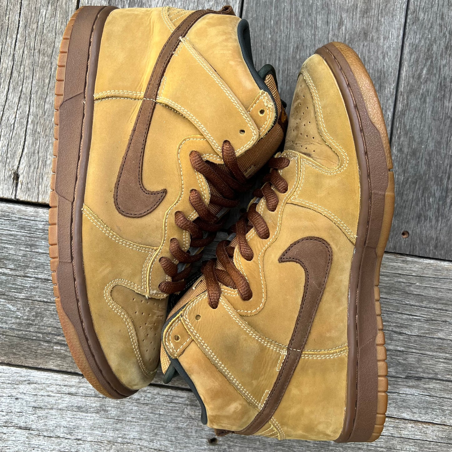 Nike SB Dunk High Wheat Size 10