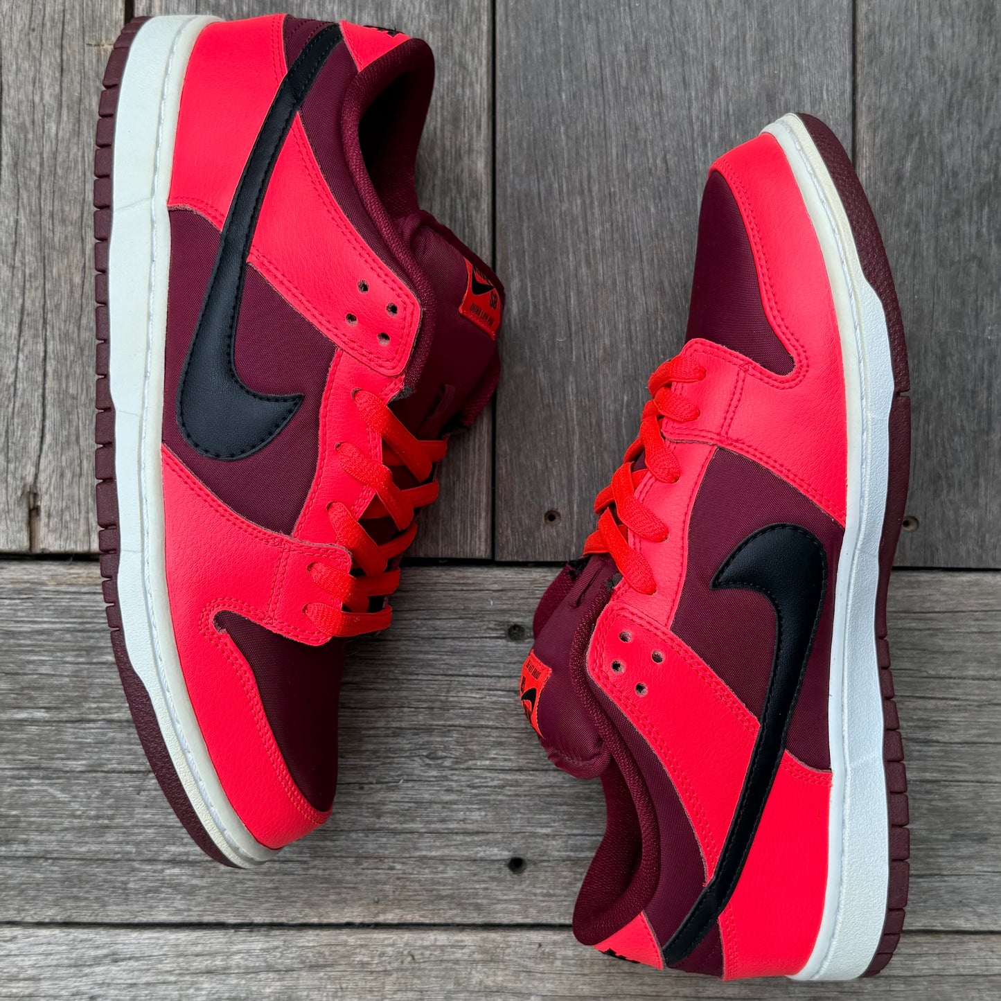Nike SB Dunk Low Laser Crimson Size 9.5