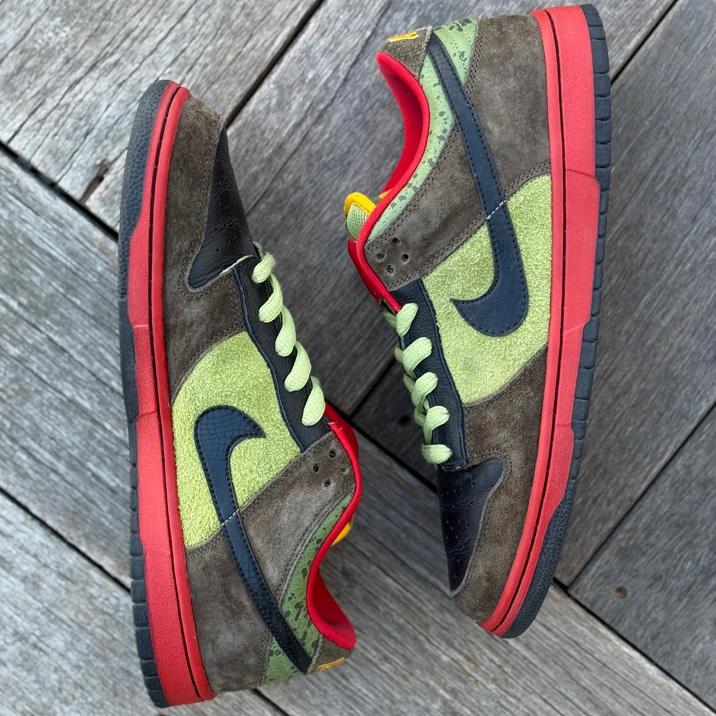 Nike SB Dunk Low Asparagus Size 10.5