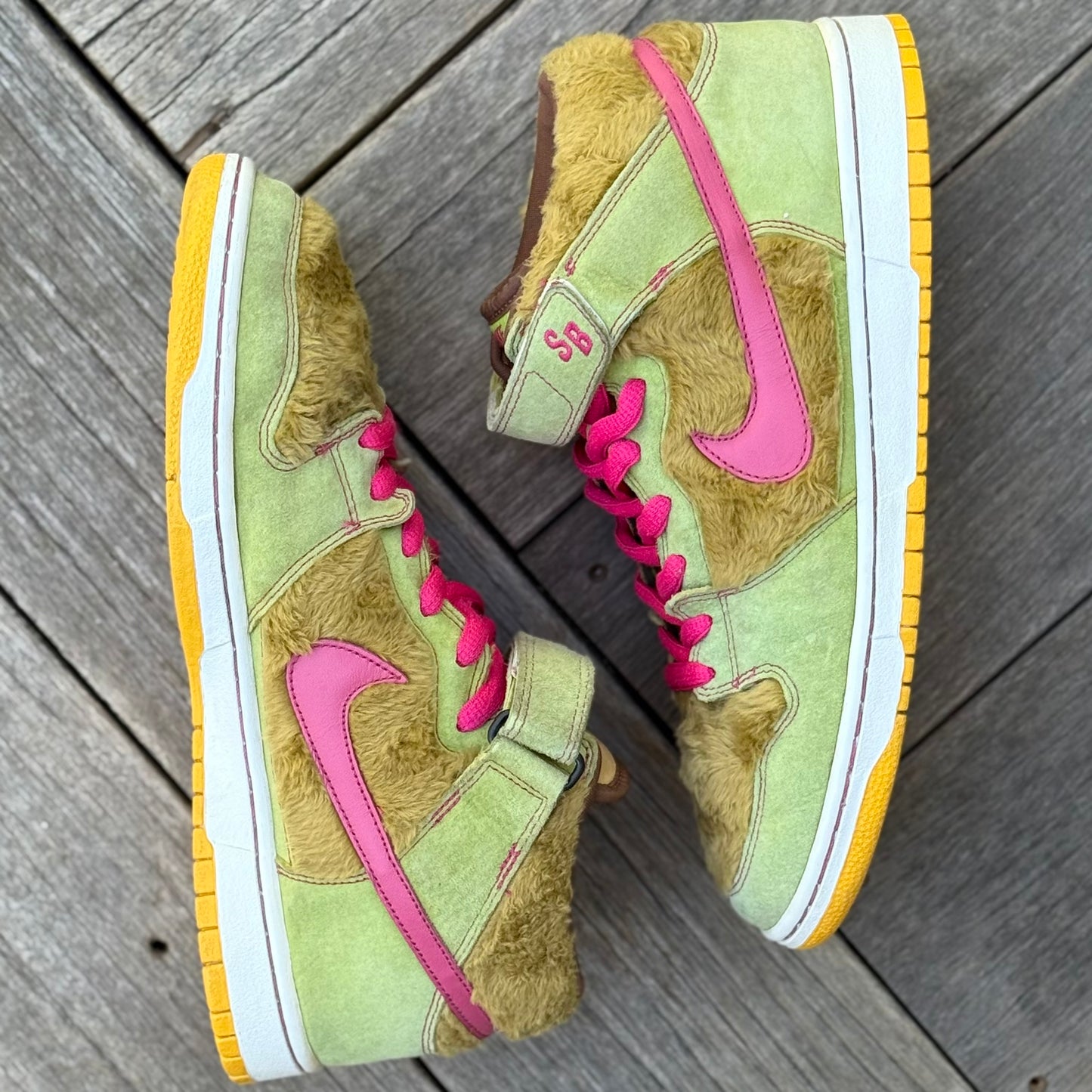 Nike SB Dunk Mid Mama Bear Size 10.5