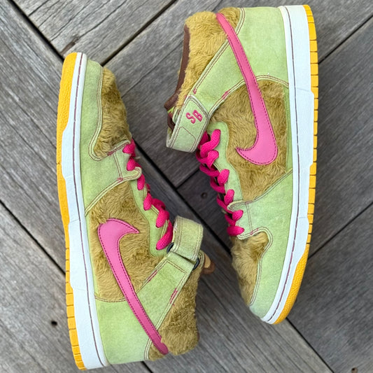 Nike SB Dunk Mid Mama Bear Size 10.5