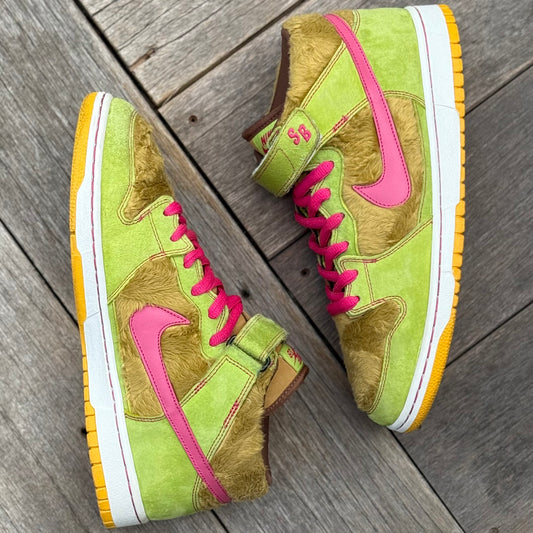 Nike SB Dunk Mid Mama Bear Size 10.5