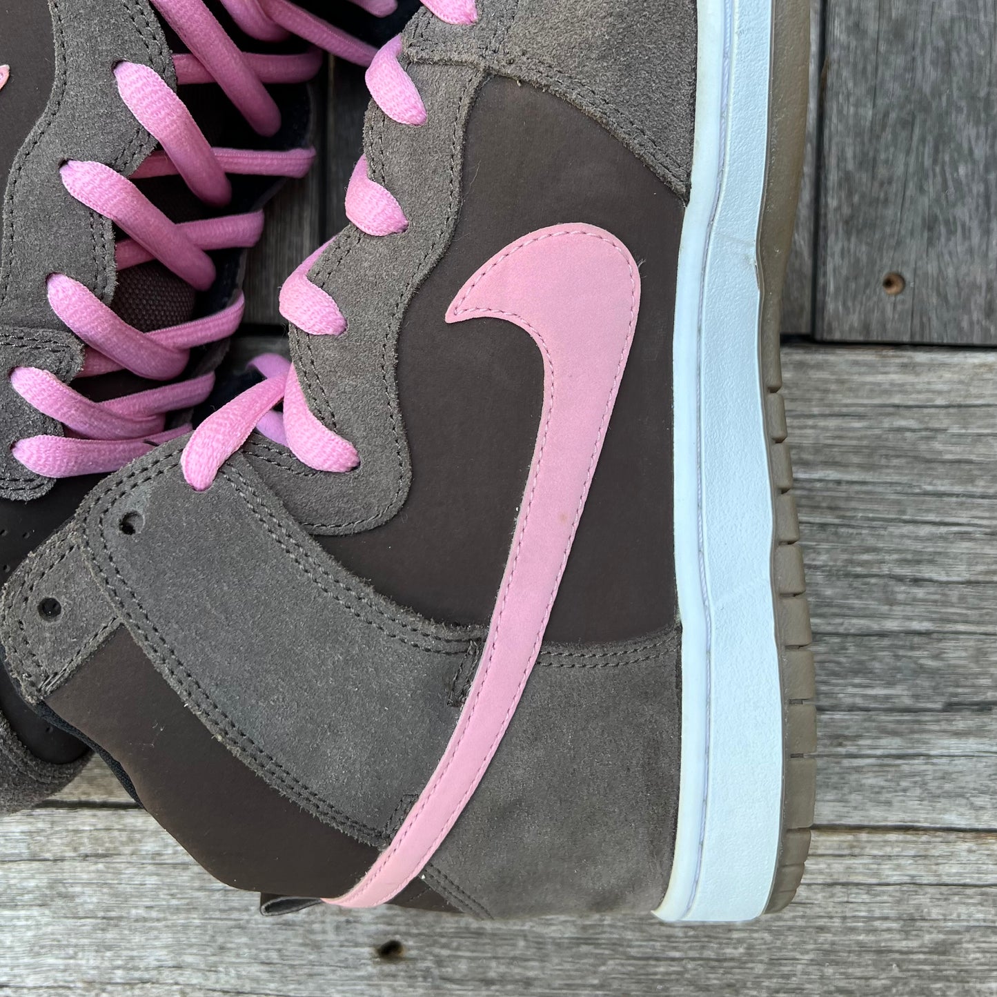 Nike SB Dunk High Pink Smoke Chocolate Size 13