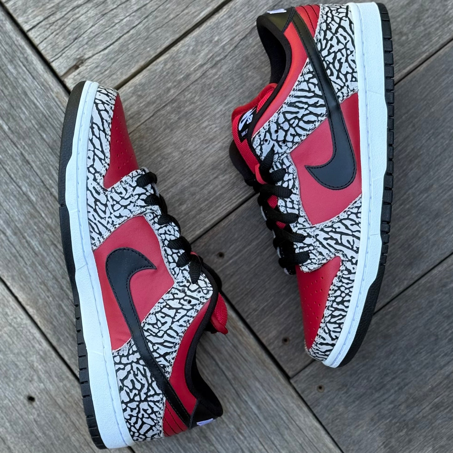 Nike SB Dunk Low Red Cement Supreme Size 9.5